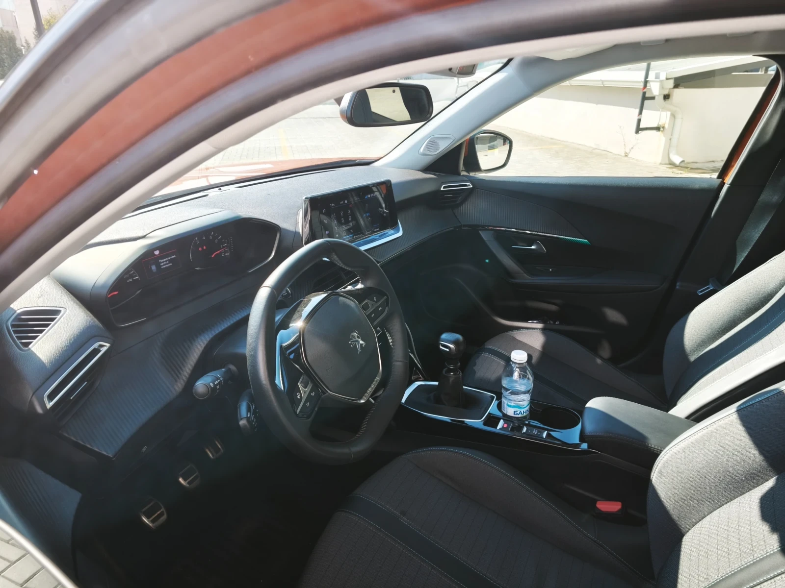 Peugeot 2008  29000 км В Гаранция от СФА България , снимка 7 - Автомобили и джипове - 56066282