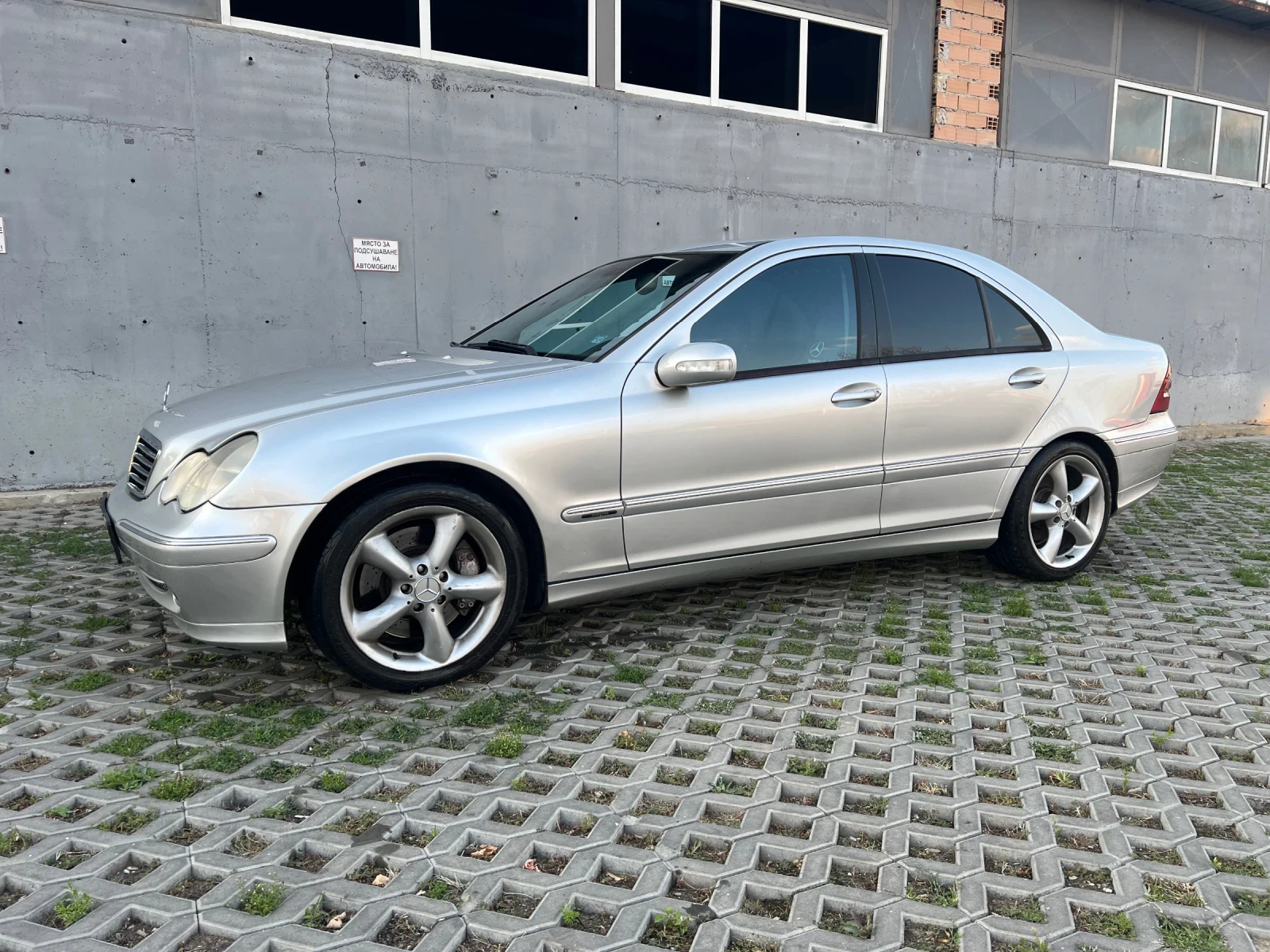 Mercedes-Benz C 220 Avantgarde OM 646, снимка 2 - Автомобили и джипове - 56144750