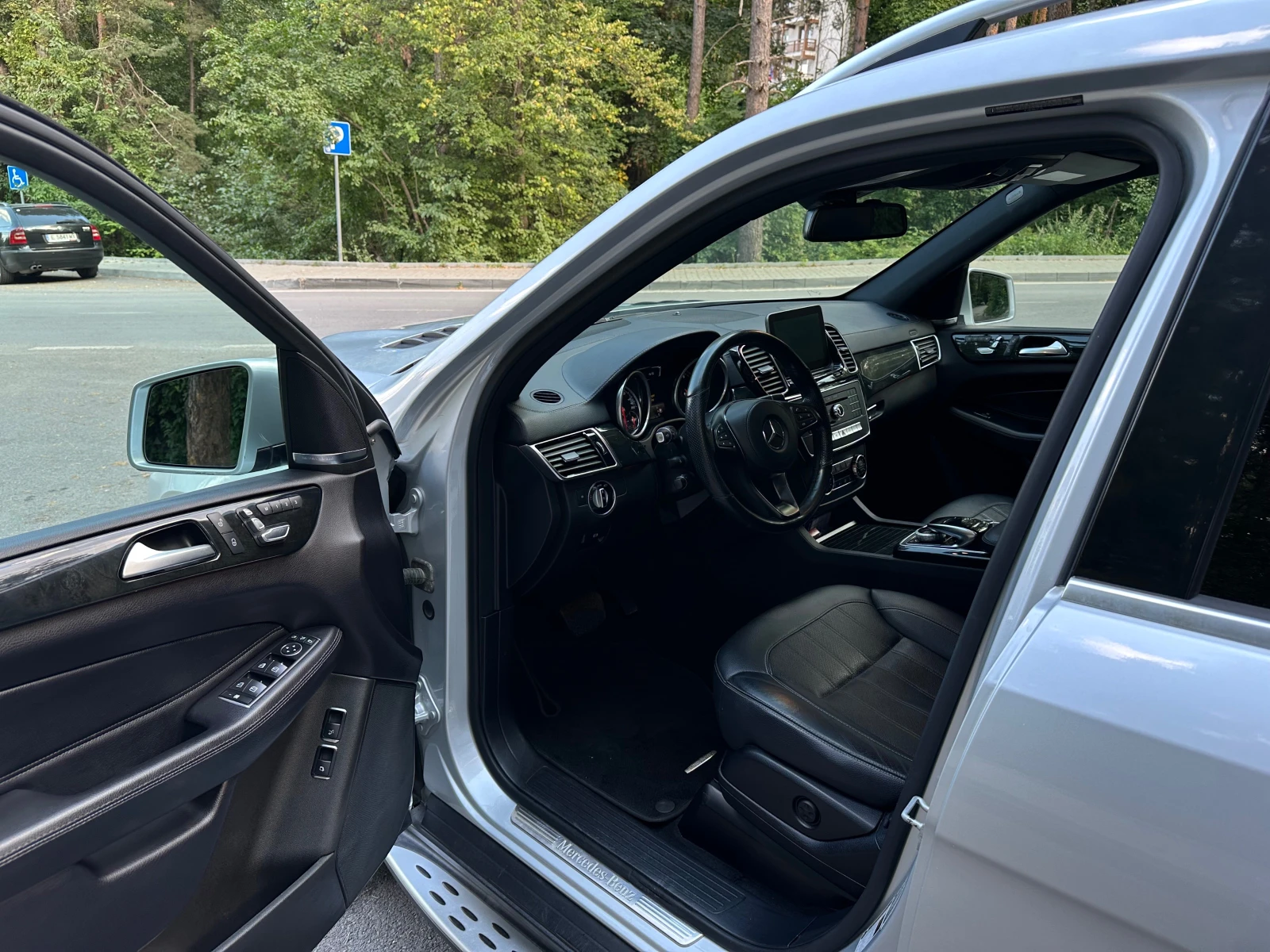 Mercedes-Benz GLS 450 3.0i V6 biturbo, снимка 9 - Автомобили и джипове - 56184898