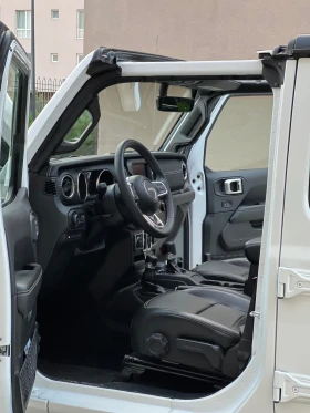 Jeep Wrangler Plug-in Hybrid 4xe - 74700 лв. - 33215538 11