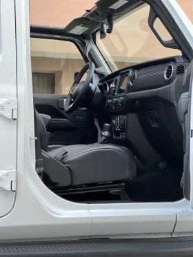 Jeep Wrangler Plug-in Hybrid 4xe - 74700 лв. - 33215538 12