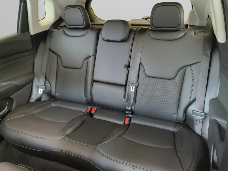 Jeep Compass TRAILHAWK 1.3 PHEV AT6 4xe, снимка 13 - Автомобили и джипове - 52413275