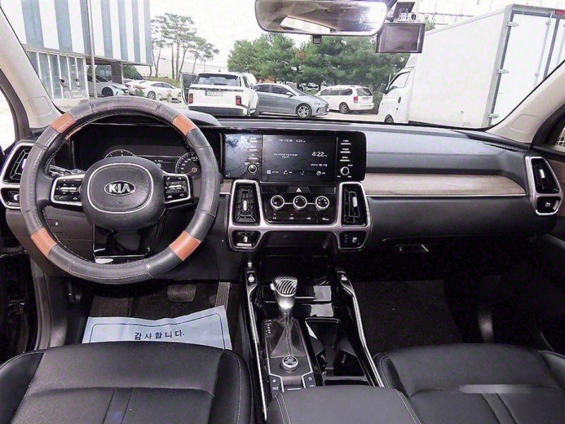 Kia Sorento Diesel 2.2 2WD * НАЙ-ДОБРА ЦЕНА В БЪЛГАРИЯ* , снимка 7 - Автомобили и джипове - 51965950