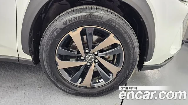 Lexus NX 300h executive   Hybrid   4x4   Евро 6   197 к.с., снимка 5 - Автомобили и джипове - 54848986