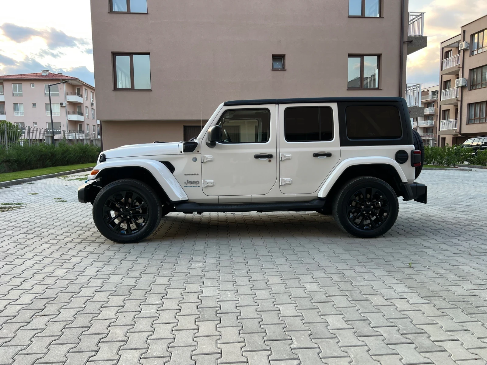 Jeep Wrangler Plug-in Hybrid 4xe - изображение 8