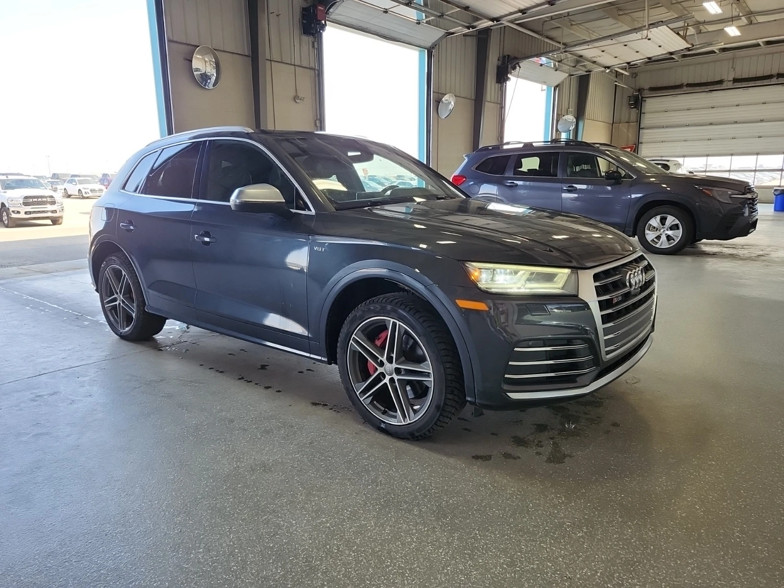 Audi SQ5 TECHNIK * CARFAX * АвтоКредит * Цена до България*  - изображение 2