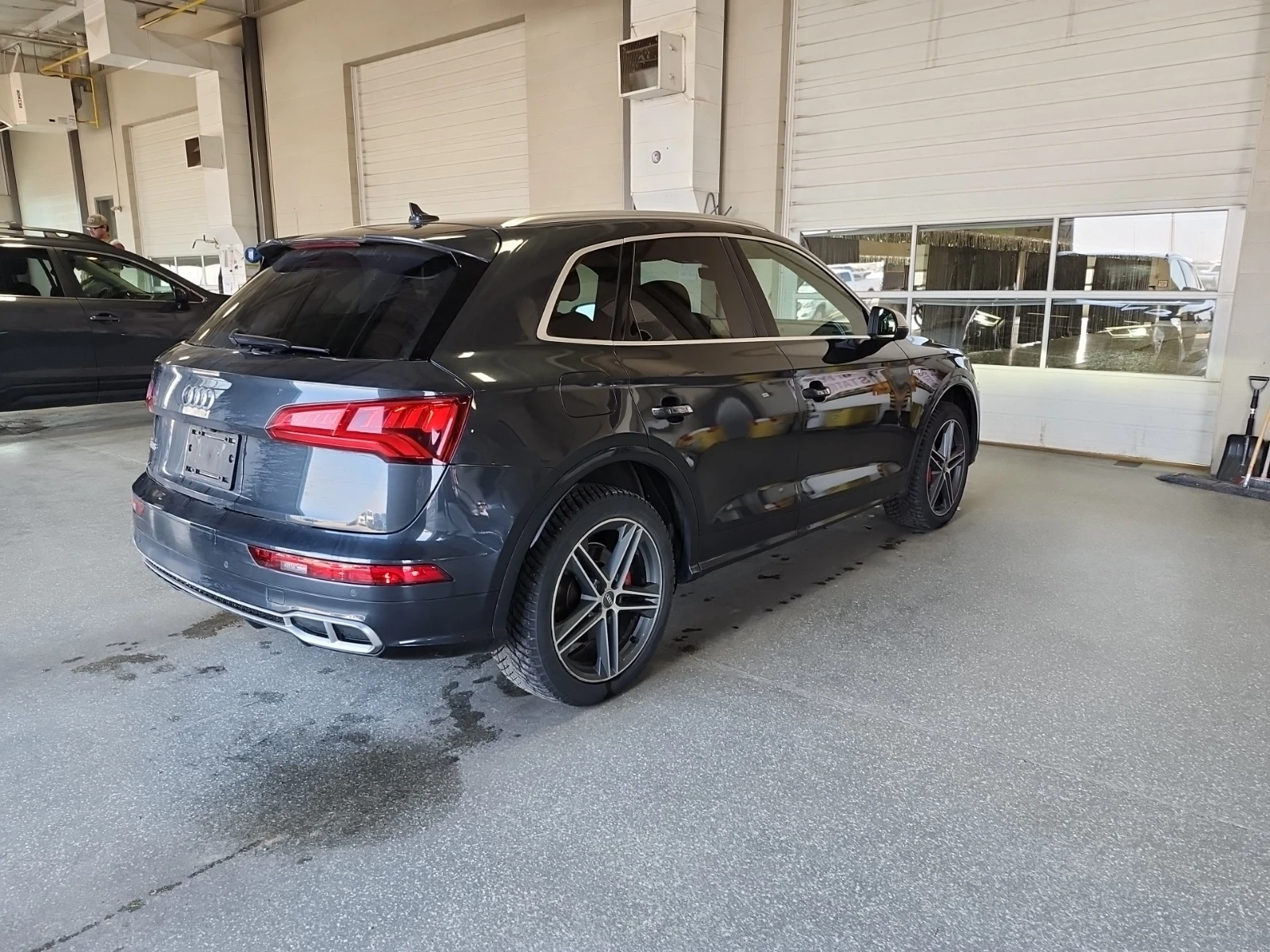 Audi SQ5 TECHNIK * CARFAX * АвтоКредит * Цена до България*  - изображение 3