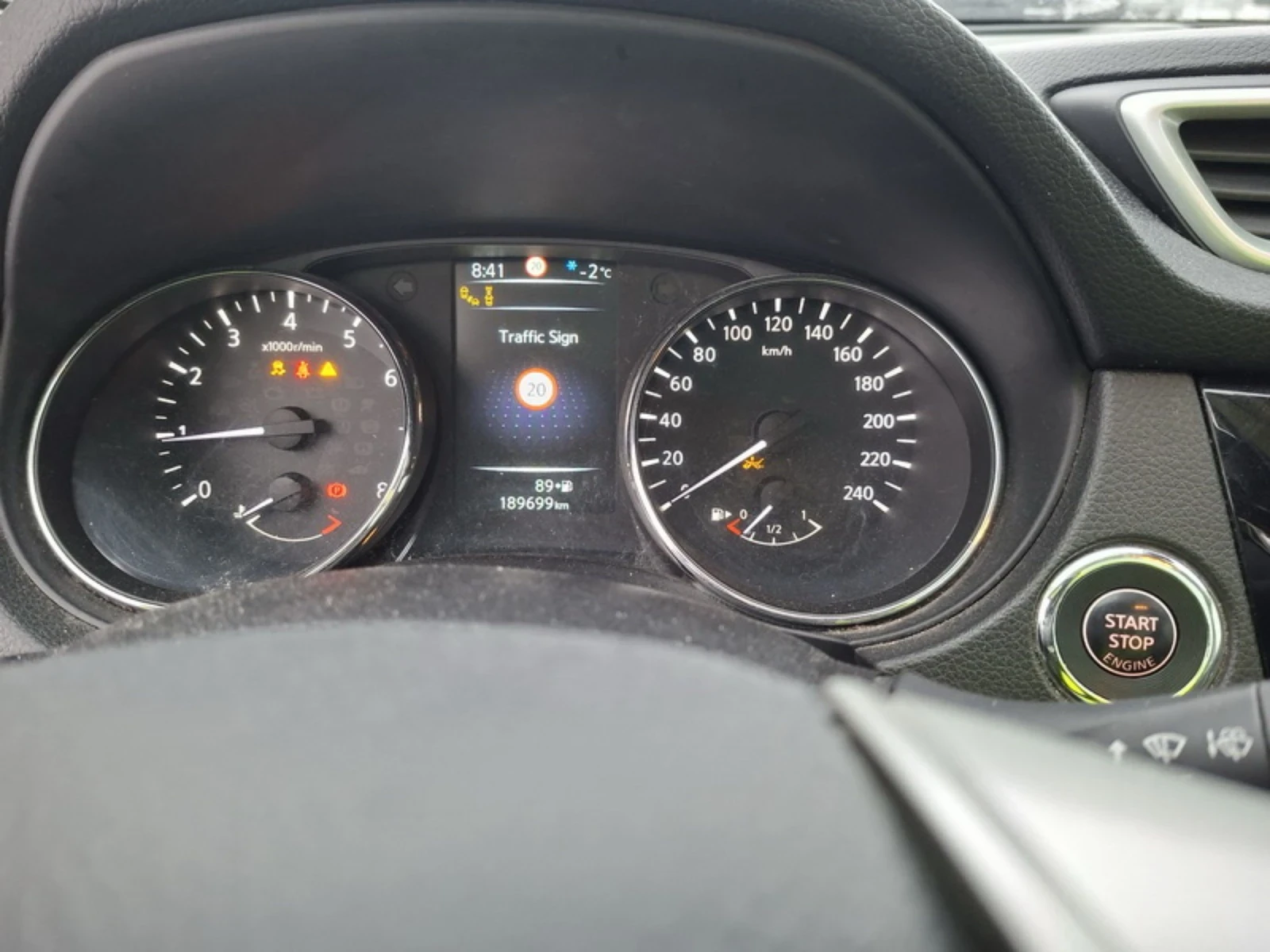 Nissan Qashqai 1.2 DIG-T | Panorama | Camera | Keyless | Navi, снимка 6 - Автомобили и джипове - 53761197