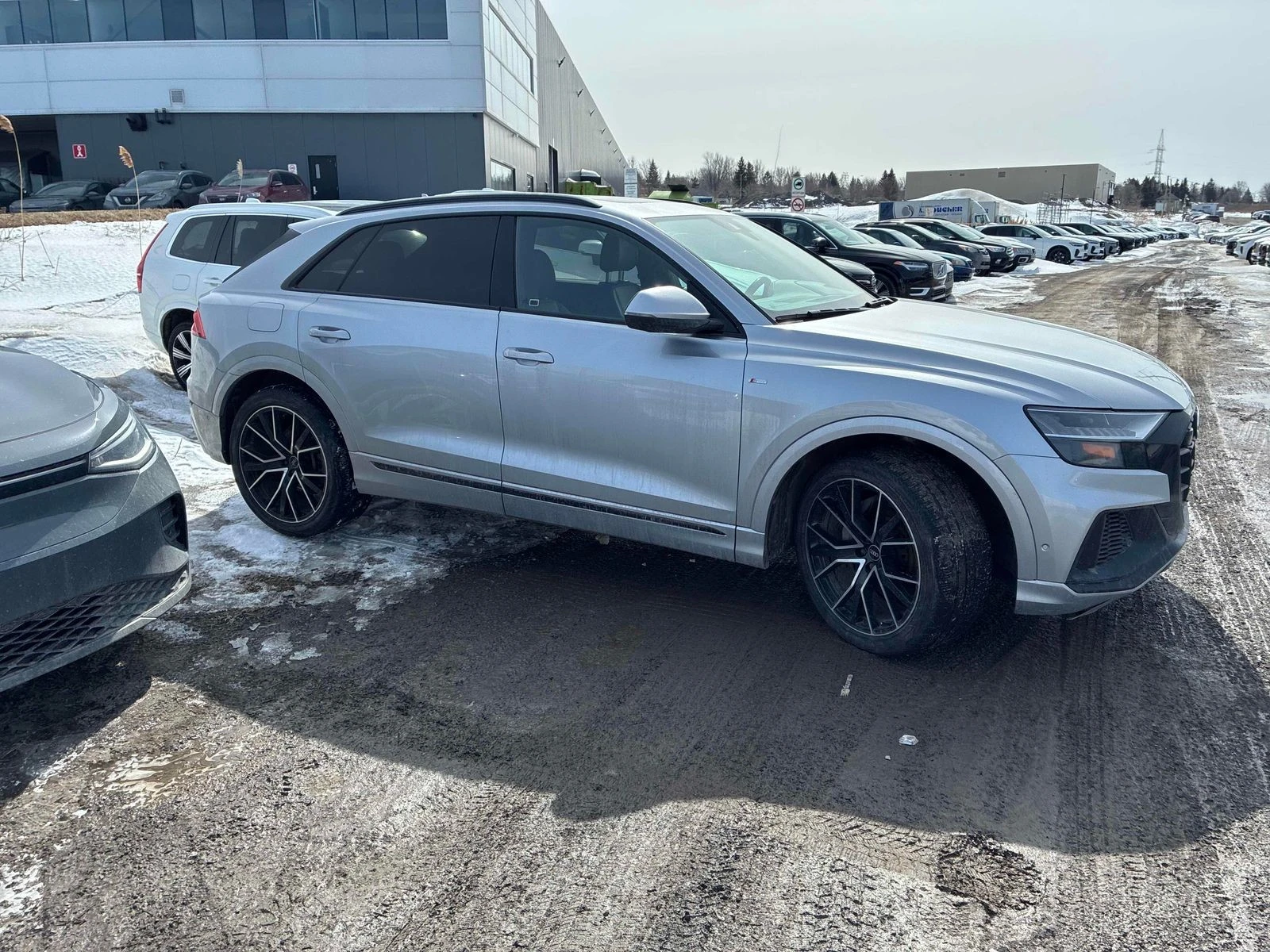 Audi Q8 Technik АВТО КРЕДИТ, снимка 4 - Автомобили и джипове - 53983925