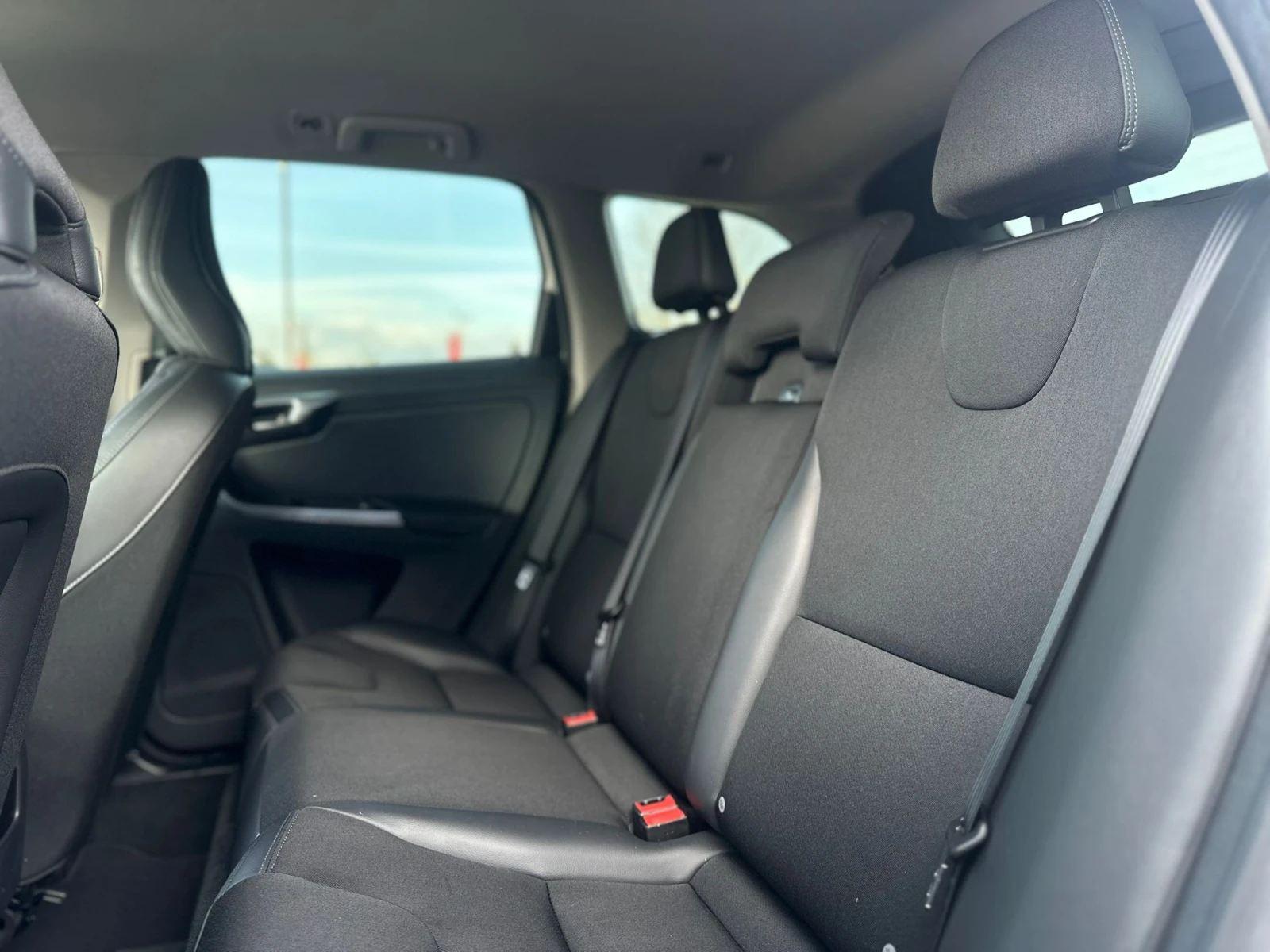 Volvo XC60 / 2.0D / D4 / 181 HP / EURO 6 / TOP / | Mobile.bg � ����������� 10