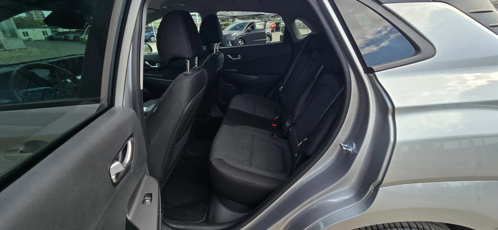Hyundai Kona Electric 64kWh SOH 100% * Термопомпа, снимка 17 - Автомобили и джипове - 54497200