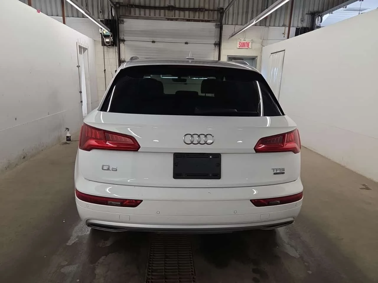 Audi Q5 PROGRESSIV/ПАНОРАМА/ПОДГРЕВ/CARFAX/, снимка 17 - Автомобили и джипове - 55017572