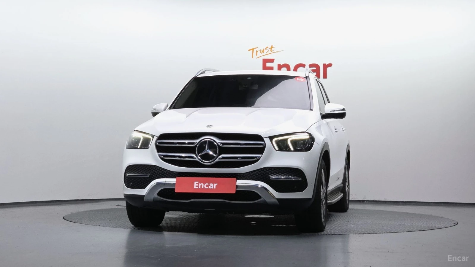 Mercedes-Benz GLE 300 D* 4MATIC* КОЖА* ПОДГРЕВ* ОБДУХВ* BURMASTER* PANO*, снимка 3 - Автомобили и джипове - 55478147
