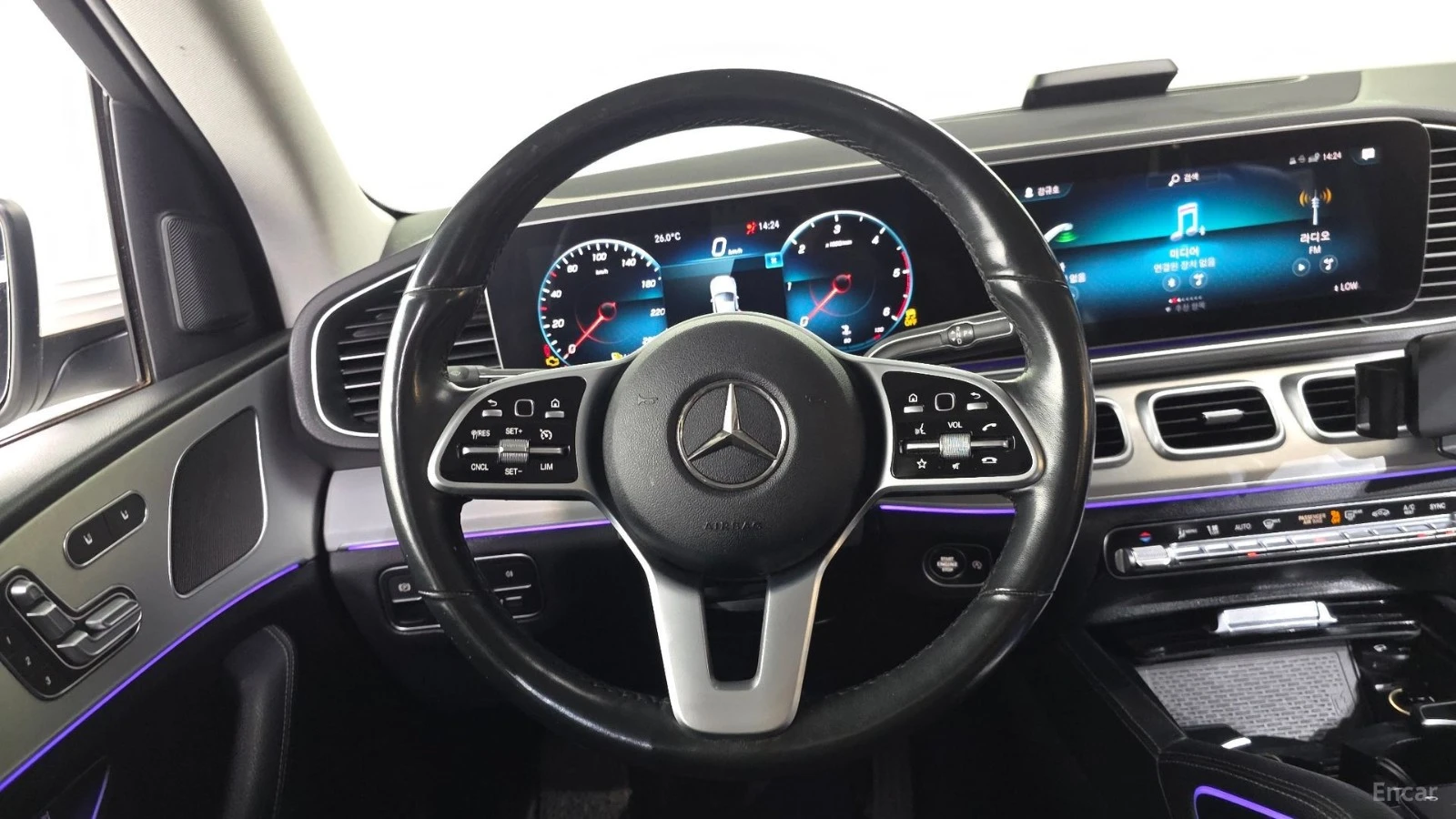 Mercedes-Benz GLE 300 D* 4MATIC* КОЖА* ПОДГРЕВ* ОБДУХВ* BURMASTER* PANO*, снимка 12 - Автомобили и джипове - 55478147