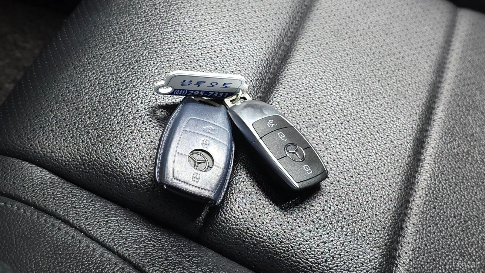 Mercedes-Benz GLE 300 D* 4MATIC* КОЖА* ПОДГРЕВ* ОБДУХВ* BURMASTER* PANO*, снимка 17 - Автомобили и джипове - 55478147