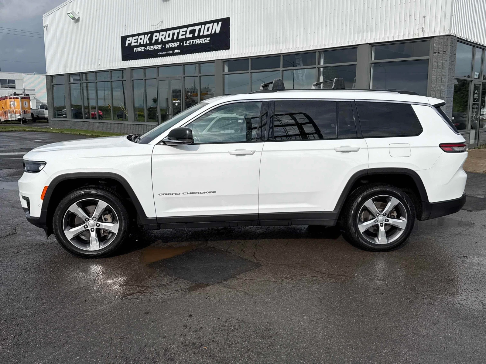 Jeep Grand cherokee Limited L | CARFAX | БЕЗ ИНЦИДЕНТИ , снимка 3 - Автомобили и джипове - 55848900
