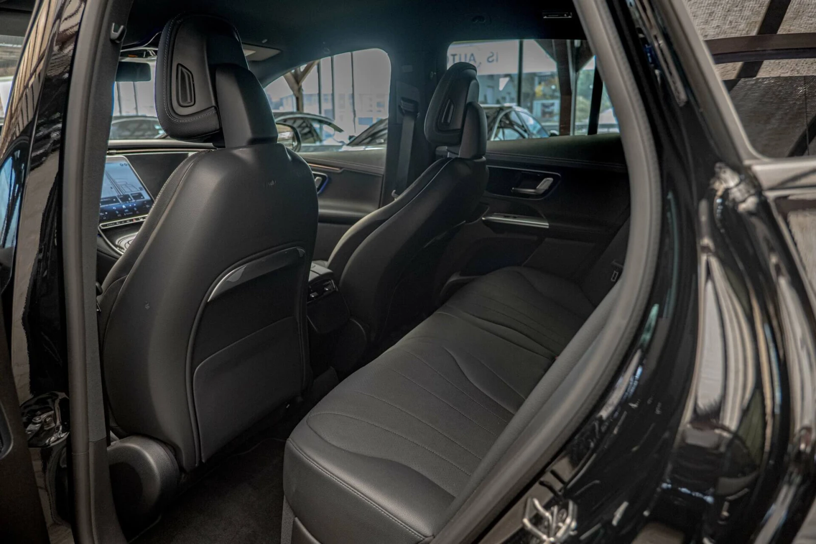 Mercedes-Benz EQE 300/SUV/100kWh/Night Packet/Подгрев/Камера/PRE-SAF, снимка 8 - Автомобили и джипове - 56225712