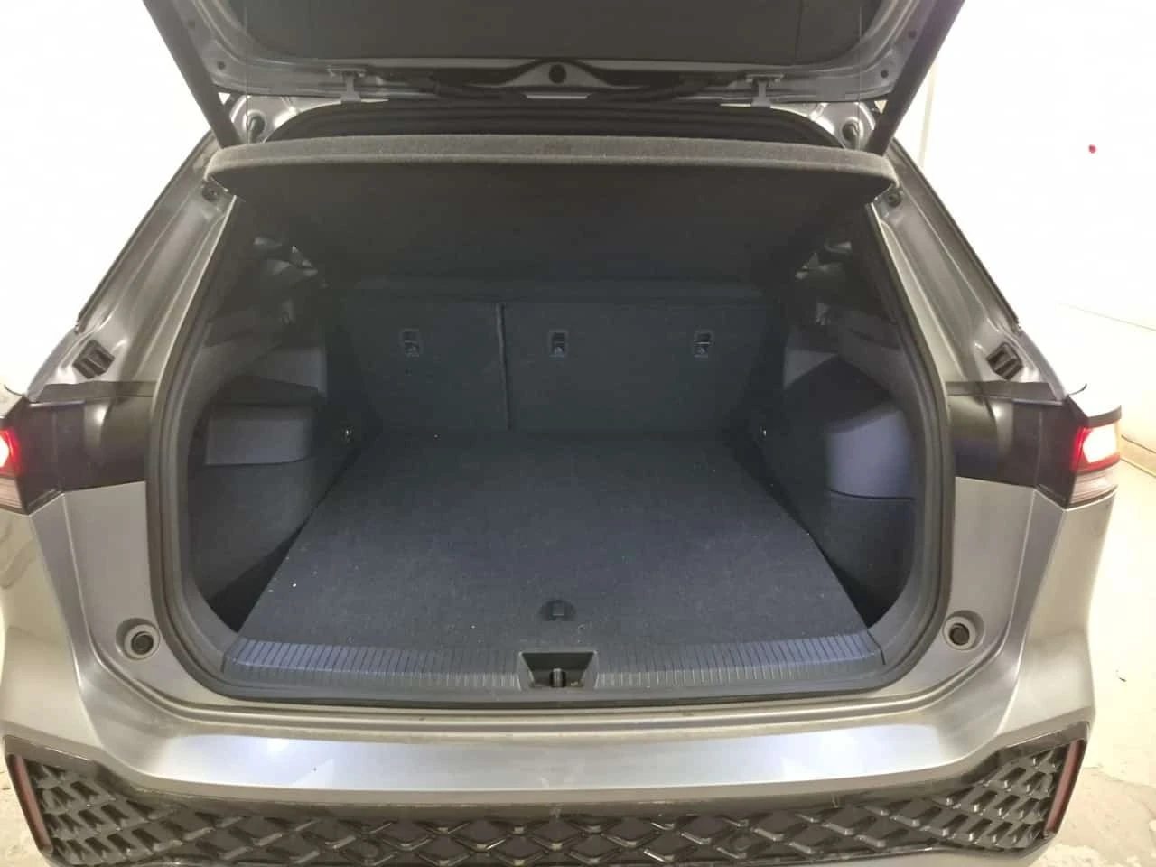 VW Tiguan * COMFORTLINE R LINE BLACK EDITION * CARFAX *  | Mobile.bg � ����������� 12