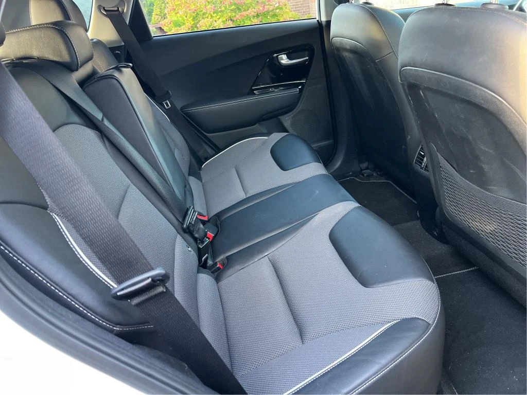Kia Niro 65 kWh DynamicPlusLine, снимка 15 - Автомобили и джипове - 56528198