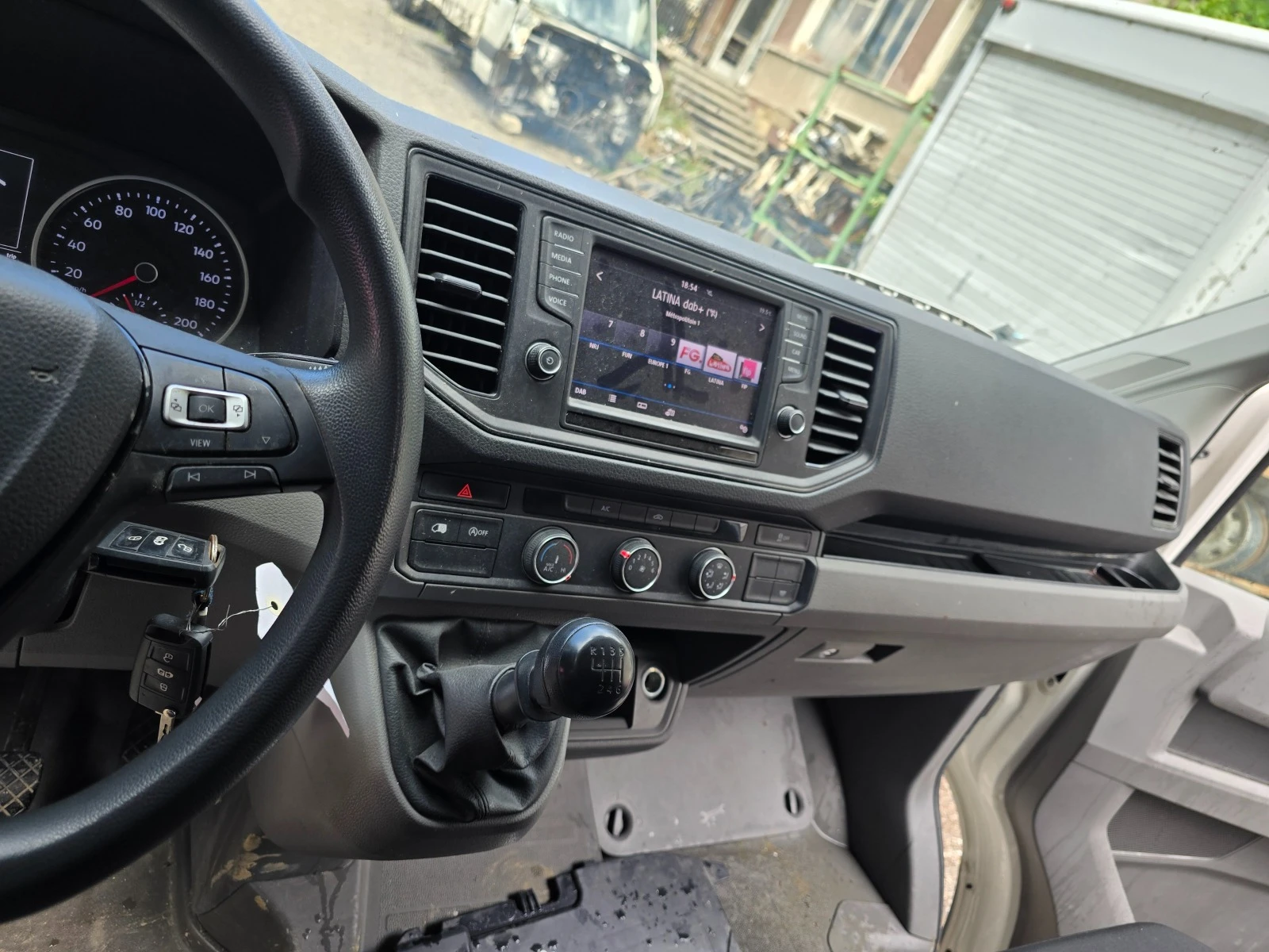 VW Crafter 2.0 TDI 140 PS | Mobile.bg   12