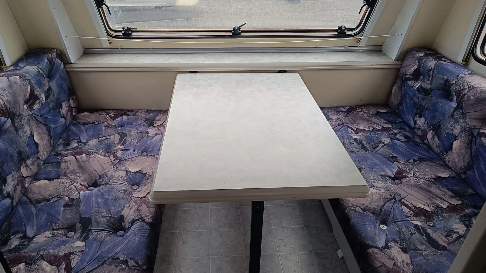 Каравана Hobby Elegance 500. Solar, Форселт , снимка 8 - Каравани и кемпери - 54002995