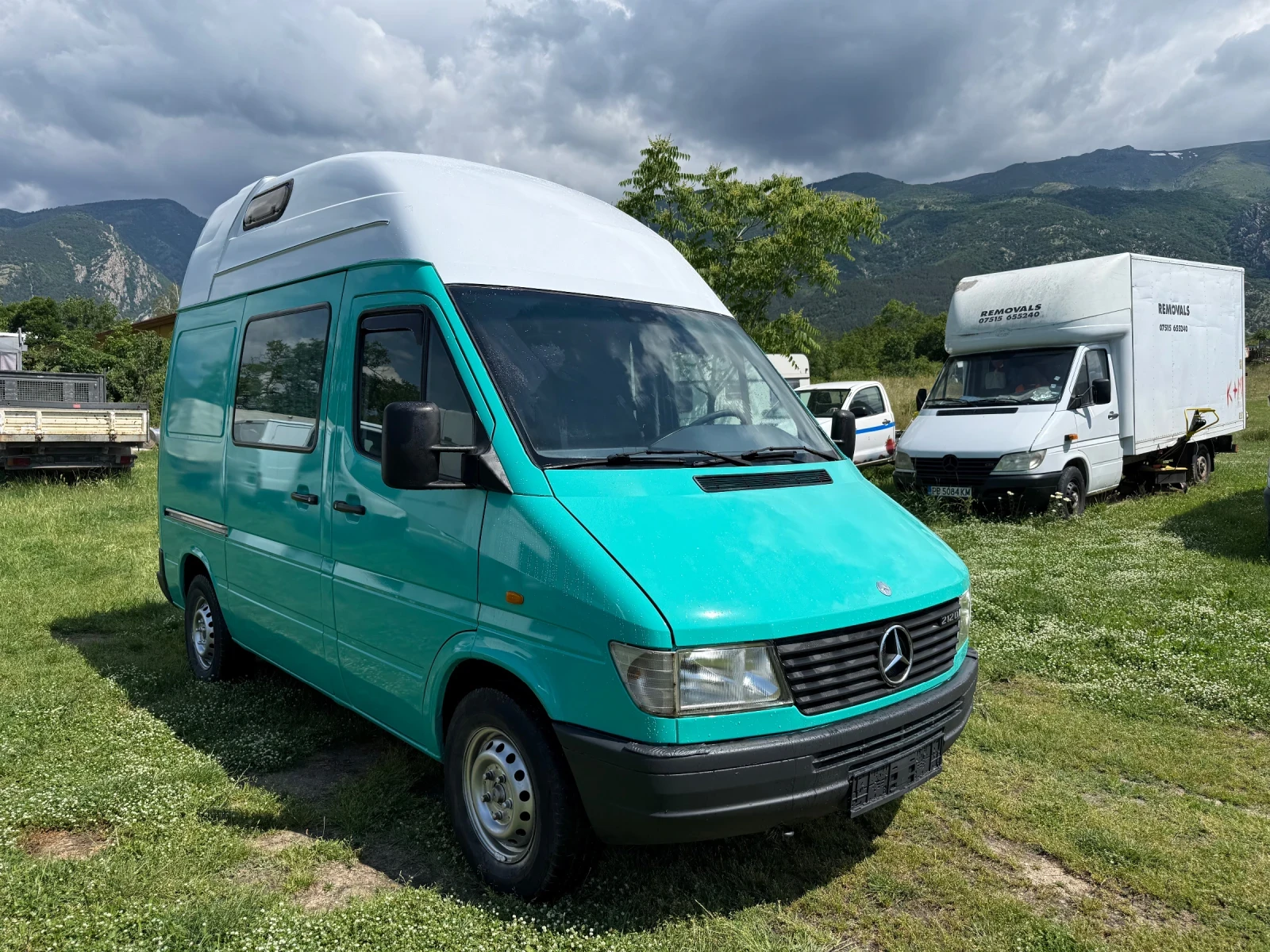 Кемпер Mercedes-Benz 212D Автоматик, снимка 3 - Каравани и кемпери - 54818309