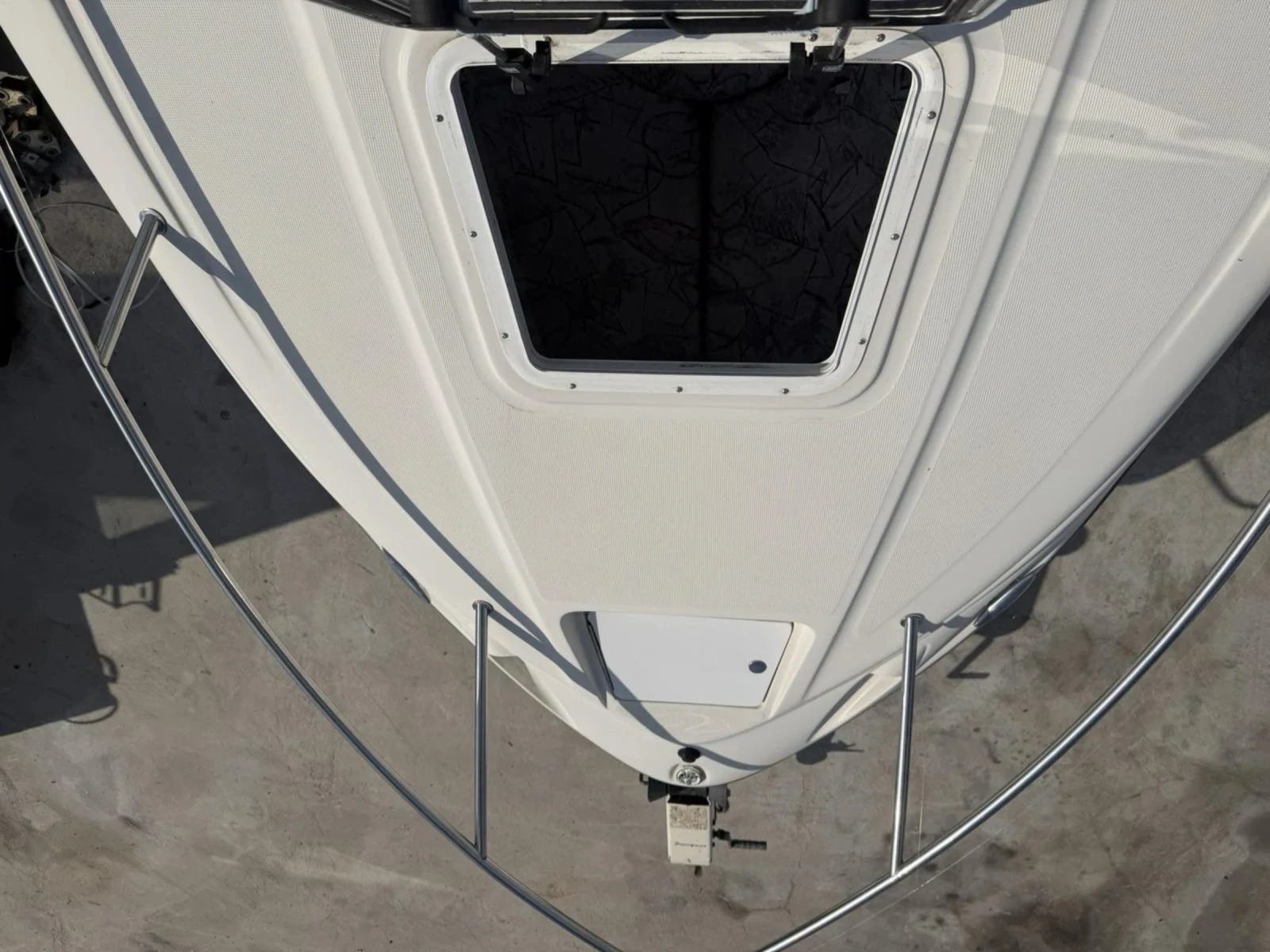 Моторна яхта Regal 1950 LSC, снимка 15 - Воден транспорт - 54137240