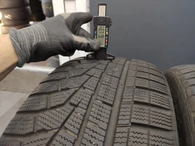 Гуми Зимни 235/55R18, снимка 4