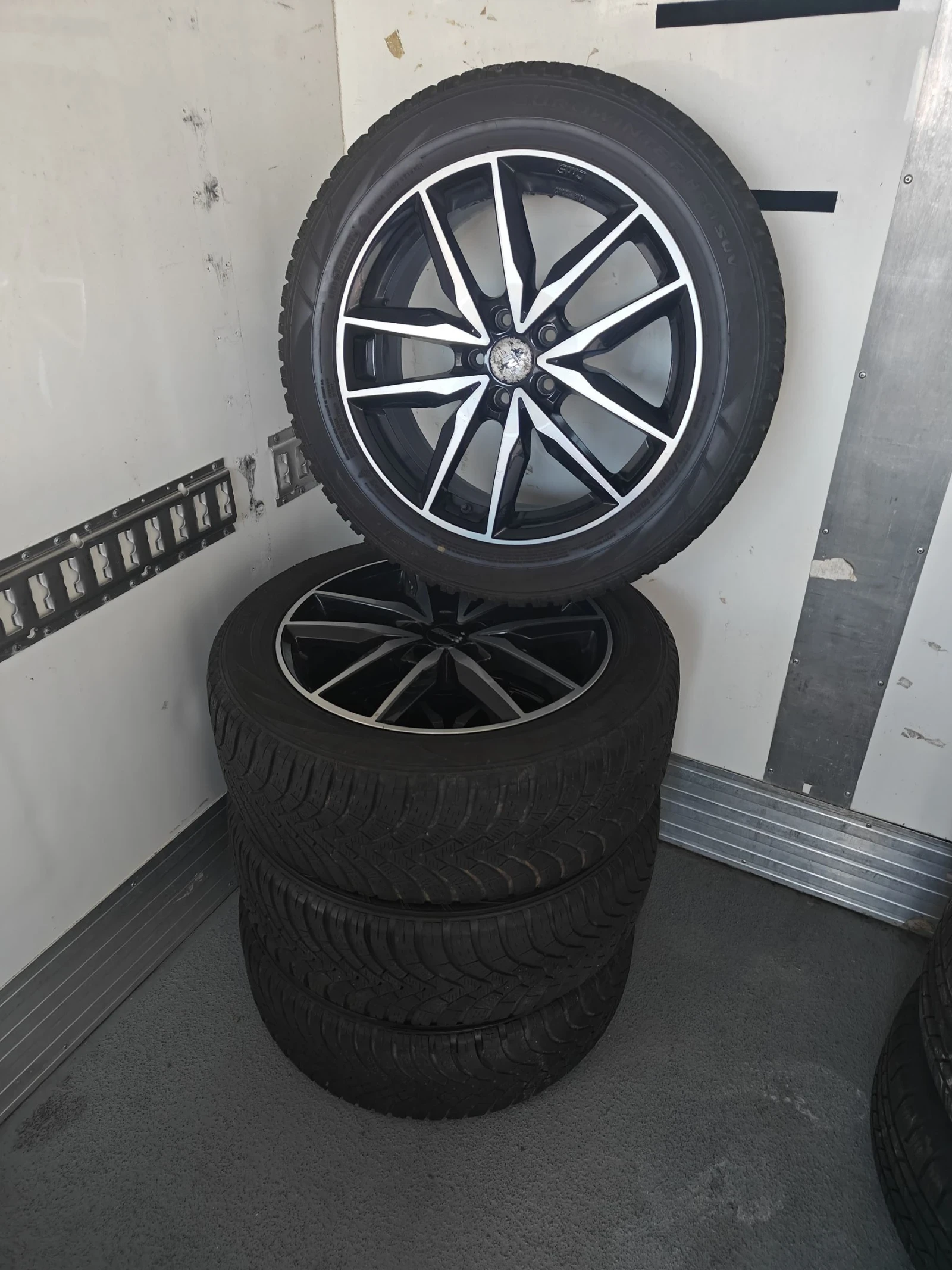 Гуми с джанти Bridgestone 225/50R18, снимка 5 - Гуми и джанти - 54608399