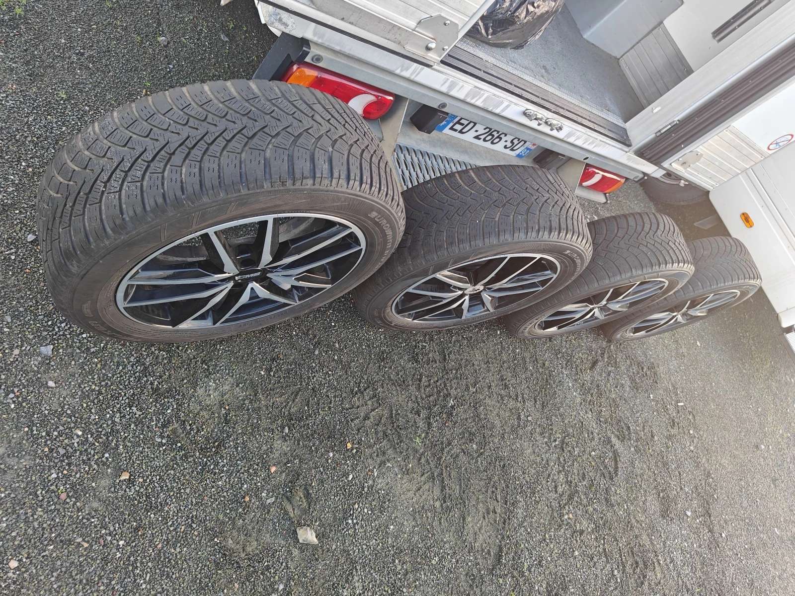Гуми с джанти Bridgestone 225/50R18, снимка 2 - Гуми и джанти - 54608399