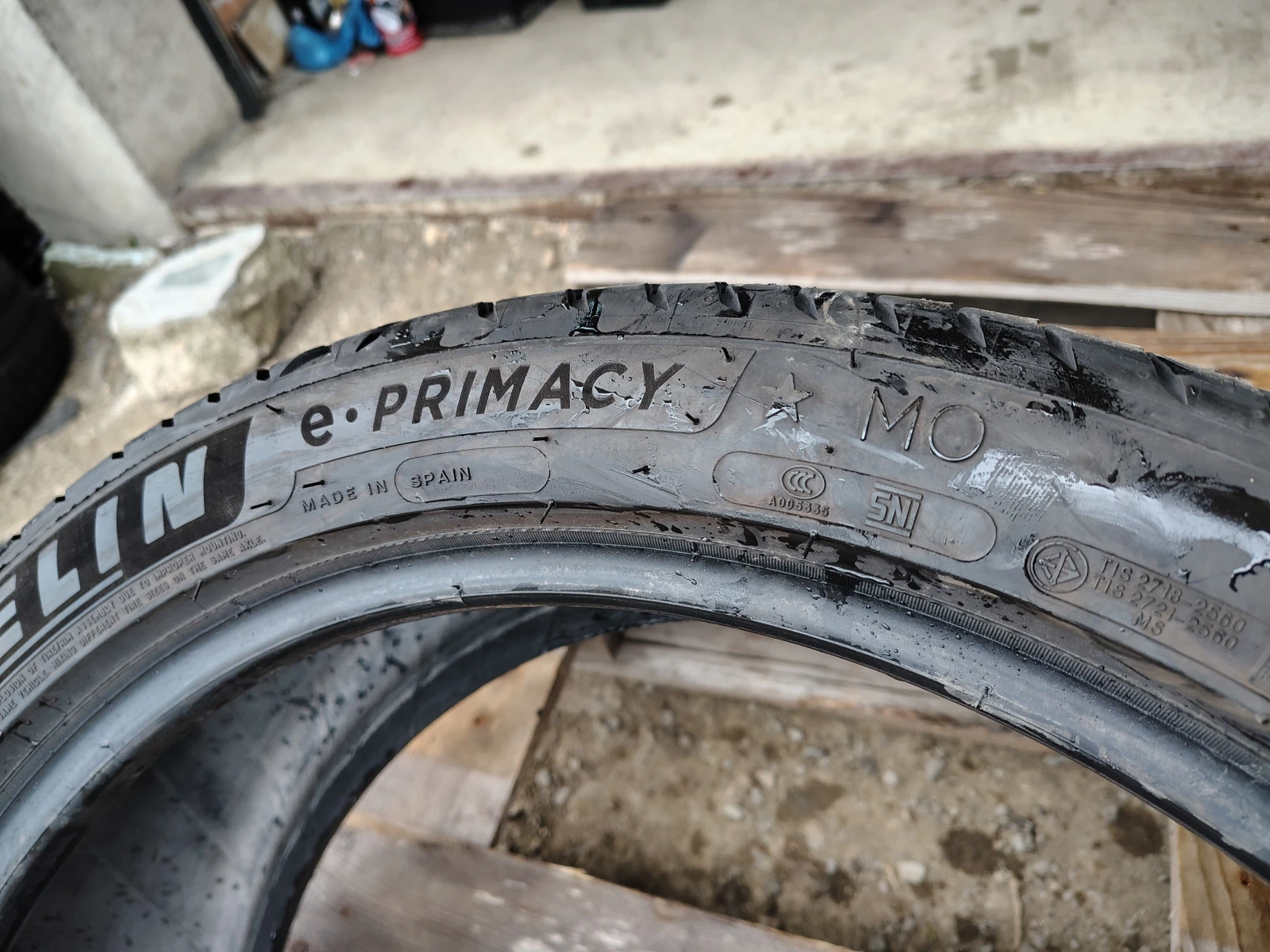 Гуми Летни 245/40R20, снимка 5 - Гуми и джанти - 55841266