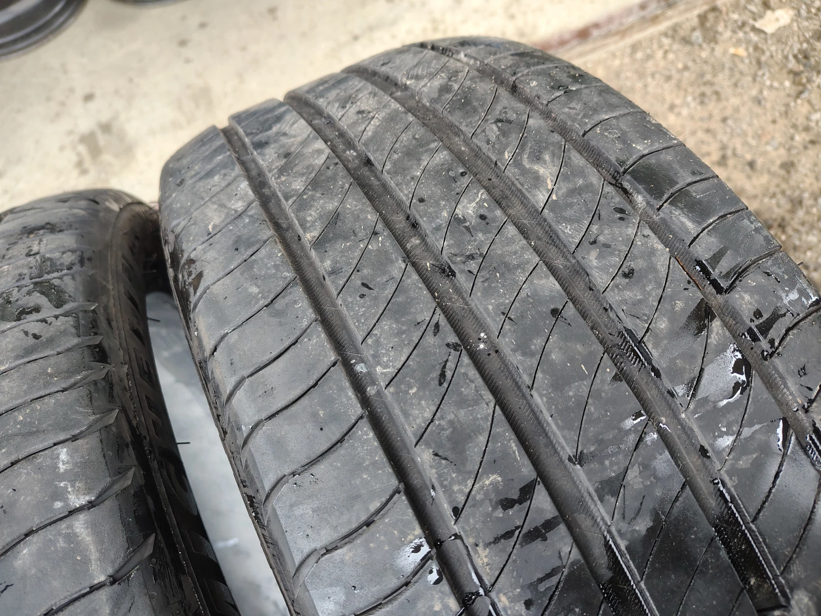 Гуми Летни 245/40R20, снимка 3 - Гуми и джанти - 55841266