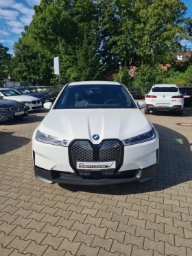 BMW iX xDrive40, снимка 1