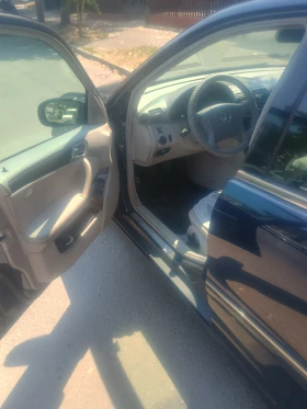 Mercedes-Benz C 220, снимка 12