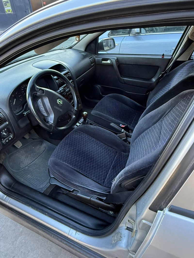 Opel Astra 1.8 Газ-бензин , снимка 7 - Автомобили и джипове - 52596285