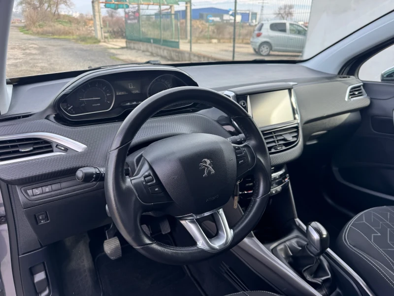 Peugeot 2008 1.2i * STYLE* NAVI* EURO 6B* , снимка 10 - Автомобили и джипове - 52630693