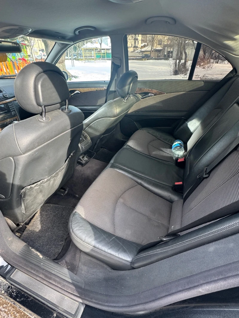 Mercedes-Benz E 220 CDI Avangard, снимка 9 - Автомобили и джипове - 53538822