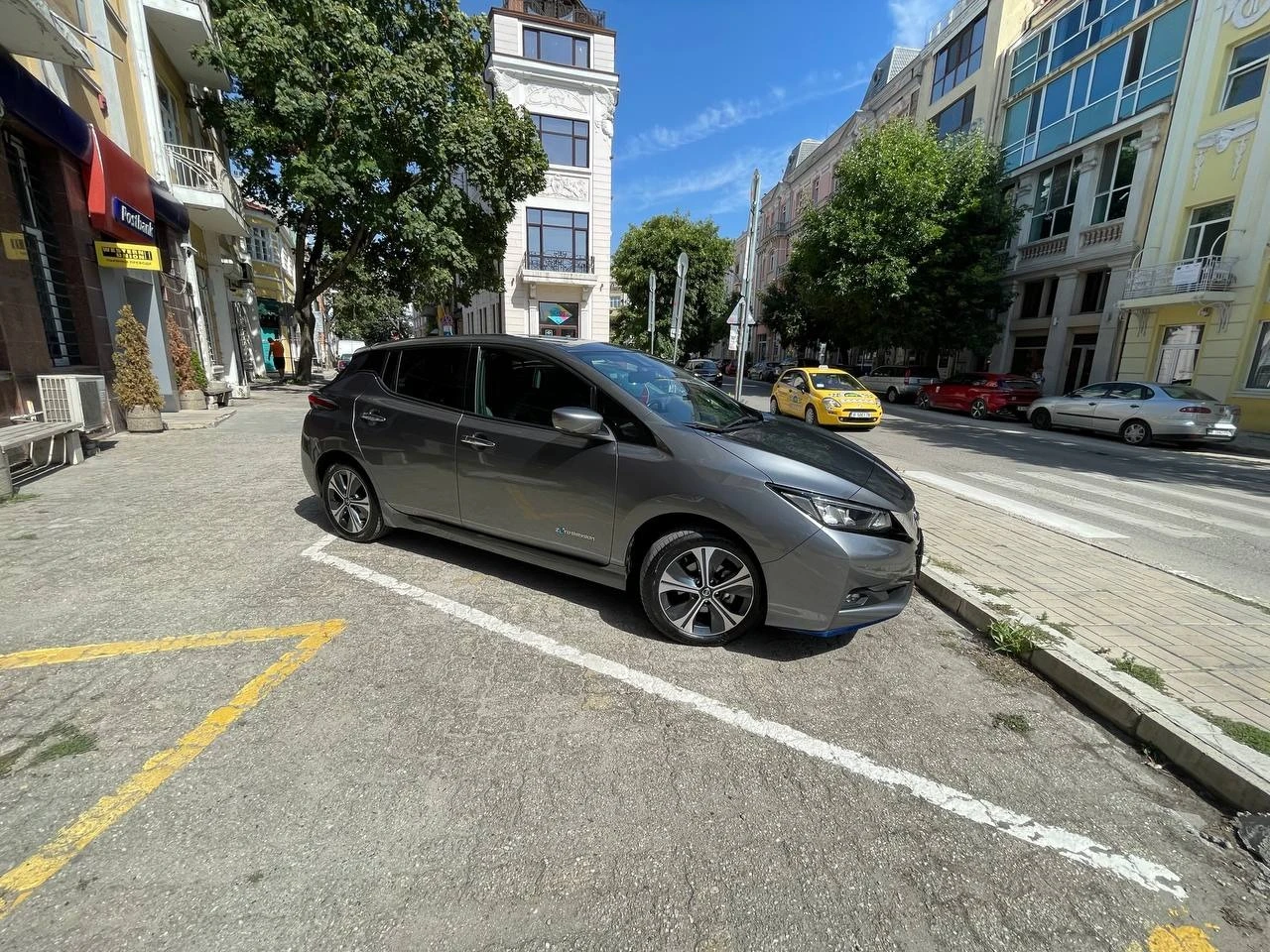 Nissan Leaf  Tekna 62kW - изображение 8