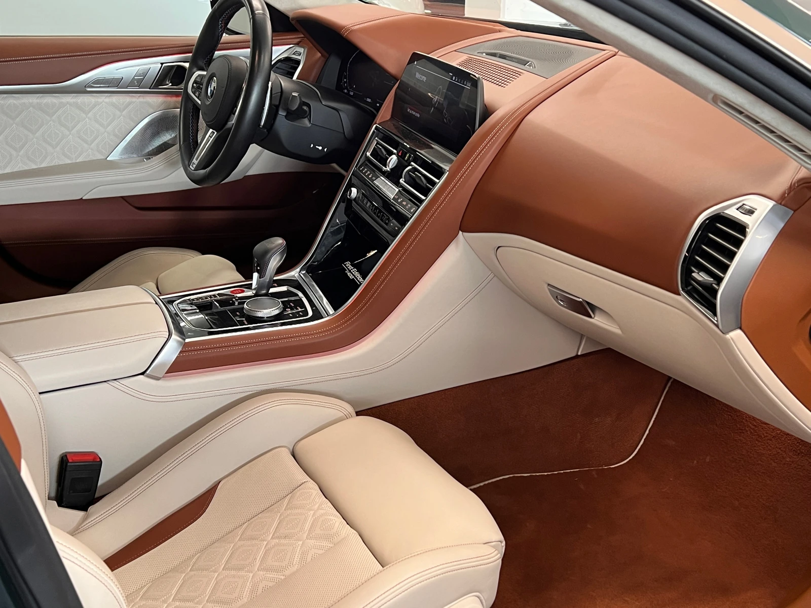 BMW M8 Gran Coupe First Edition 1/400 | Mobile.bg   11