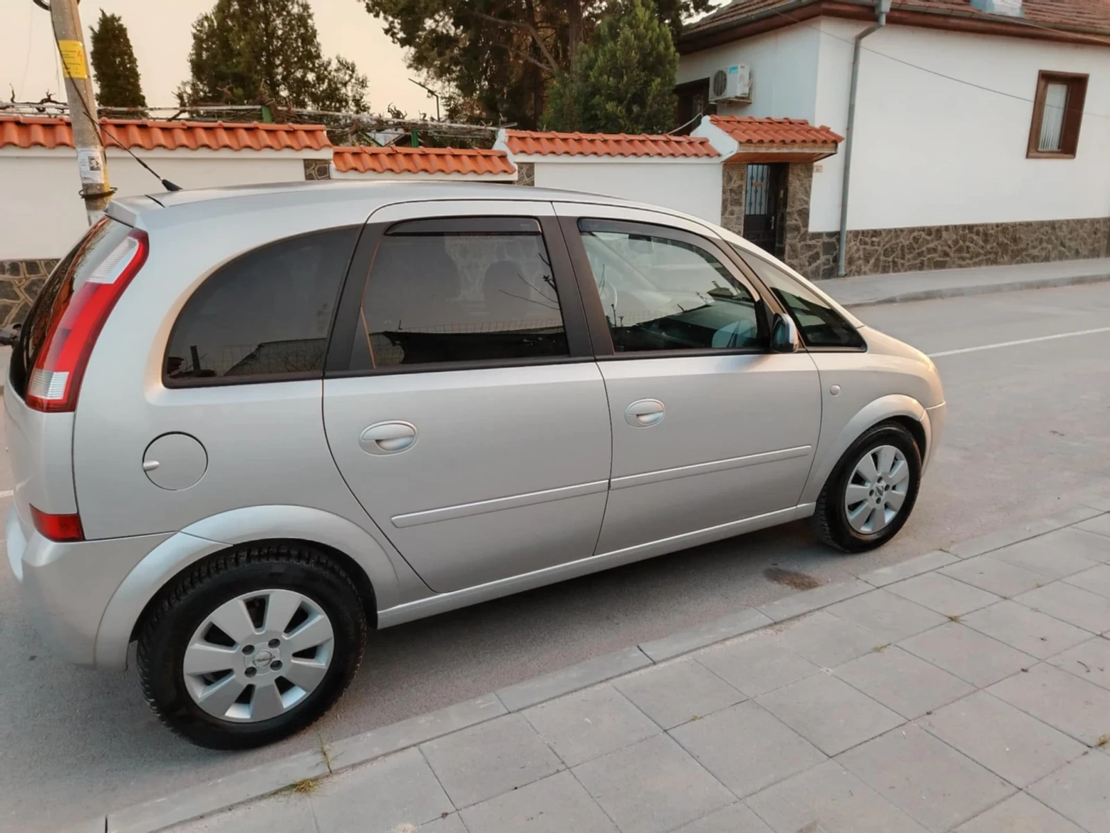 Opel Meriva 1.4 - изображение 7