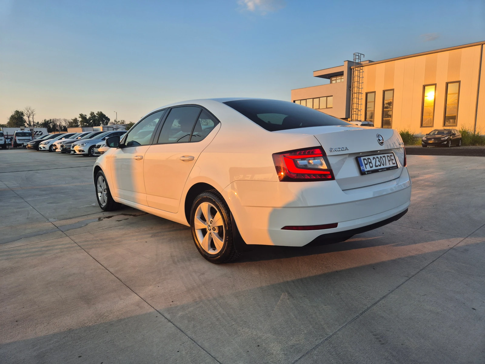 Skoda Octavia STYLE 2.0 TDI А/Т 150кс - изображение 3