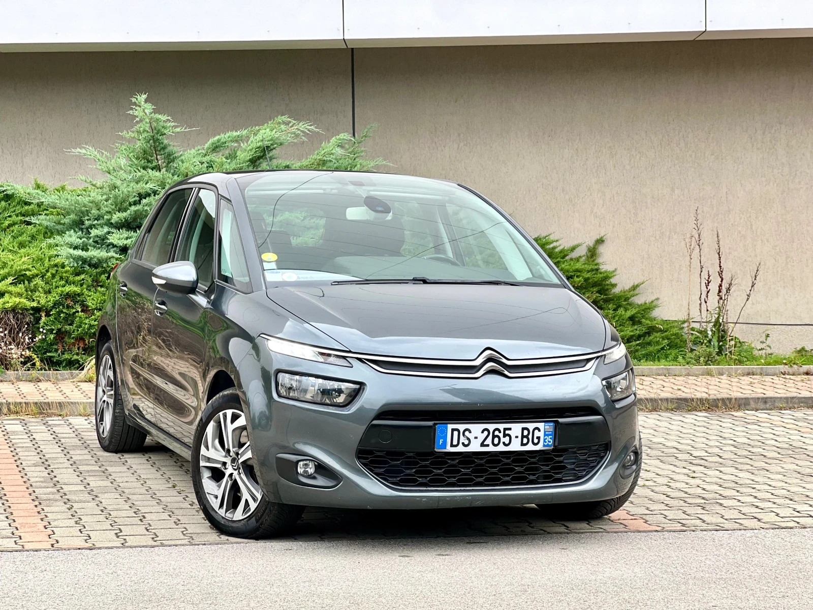 Citroen C4 Picasso 2.0HDI-лизинг през Уникредит по 320лв на месец - изображение 3