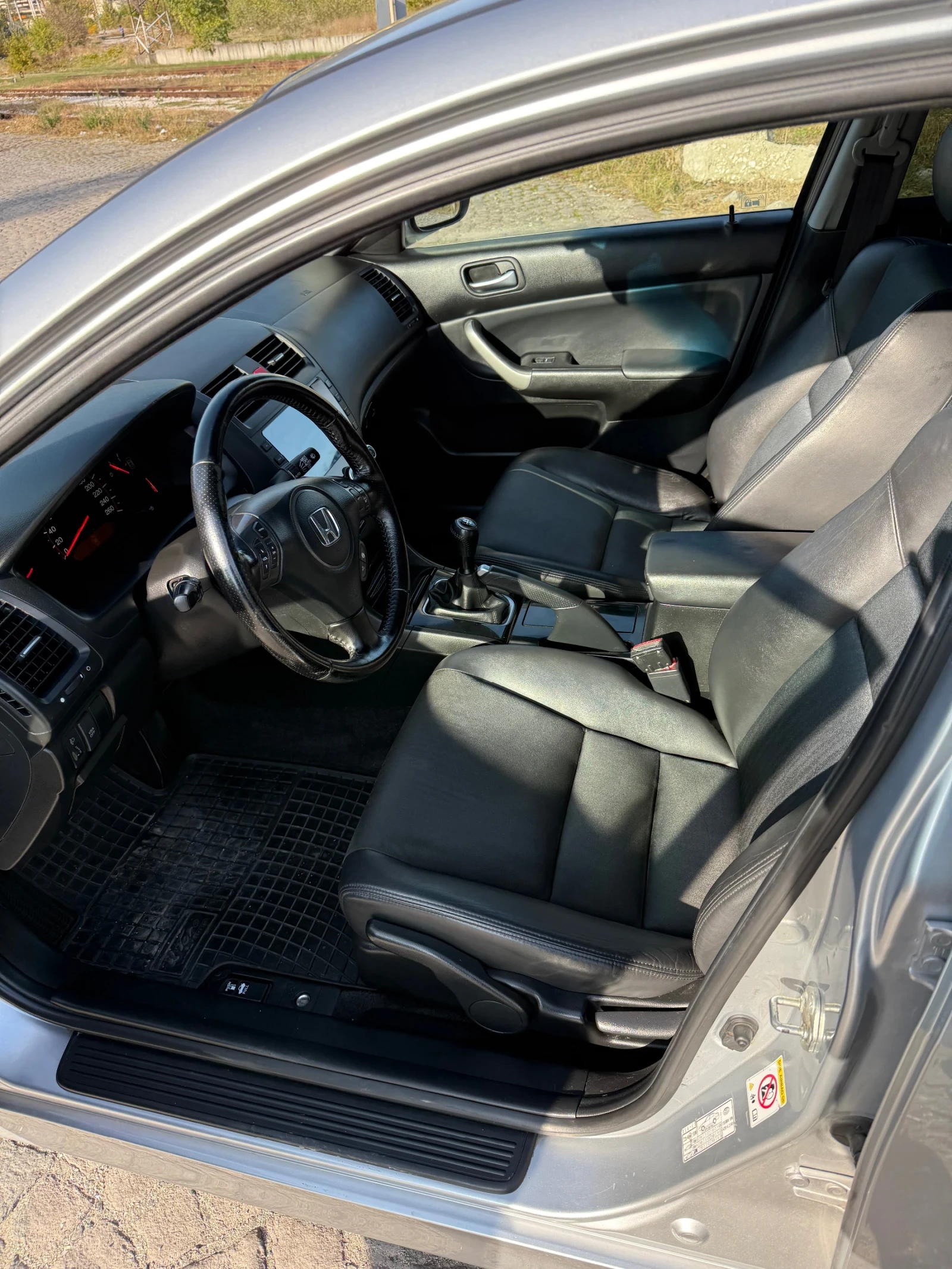 Honda Accord 2.0  | Mobile.bg   16