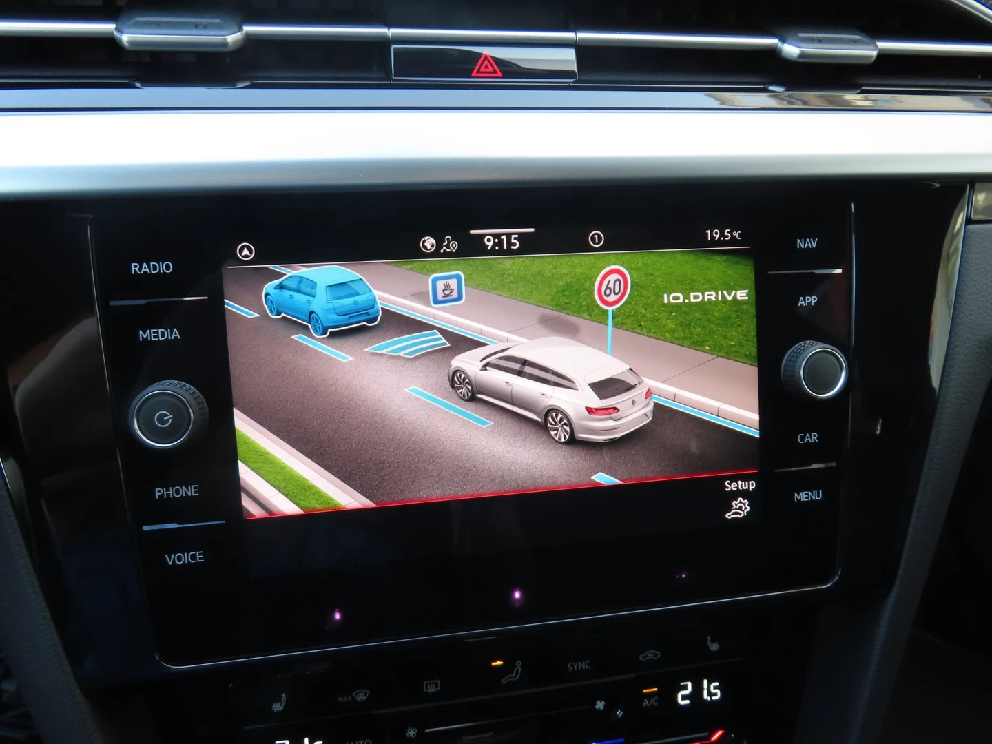 VW Arteon R-Line 2.0 TDI SCR 4MOTION DSG, снимка 15 - Автомобили и джипове - 53899666