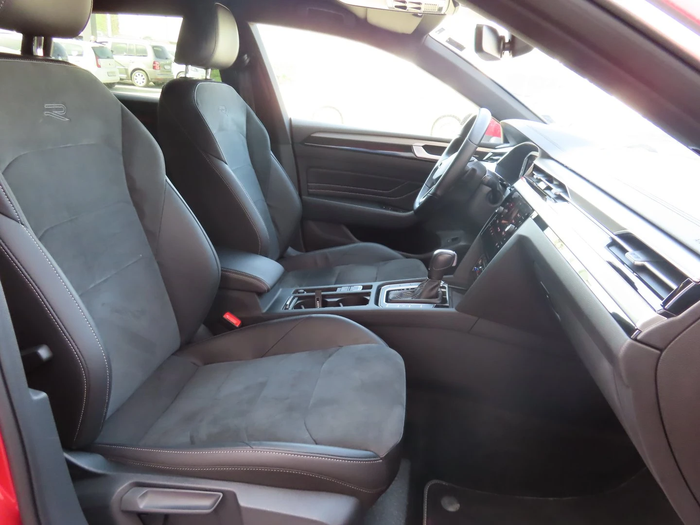 VW Arteon R-Line 2.0 TDI SCR 4MOTION DSG, снимка 8 - Автомобили и джипове - 53899666