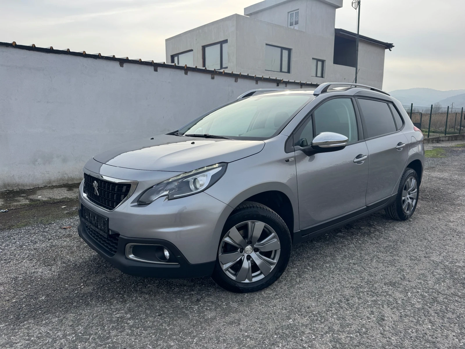 Peugeot 2008 1.2i * STYLE* NAVI* EURO 6B*  | Mobile.bg   1