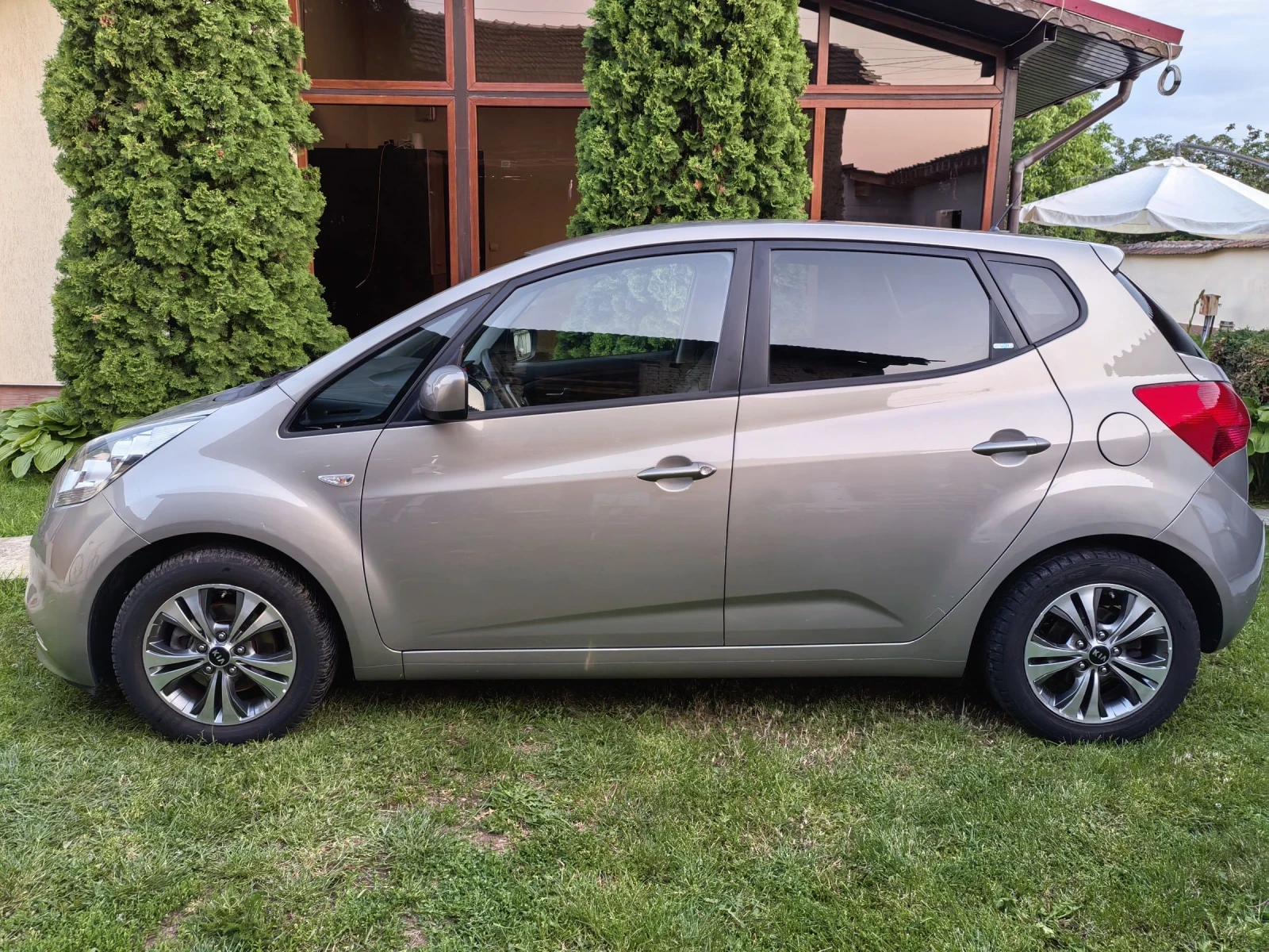 Kia Venga 1.4 d 90k. TОП , снимка 7 - Автомобили и джипове - 53816321