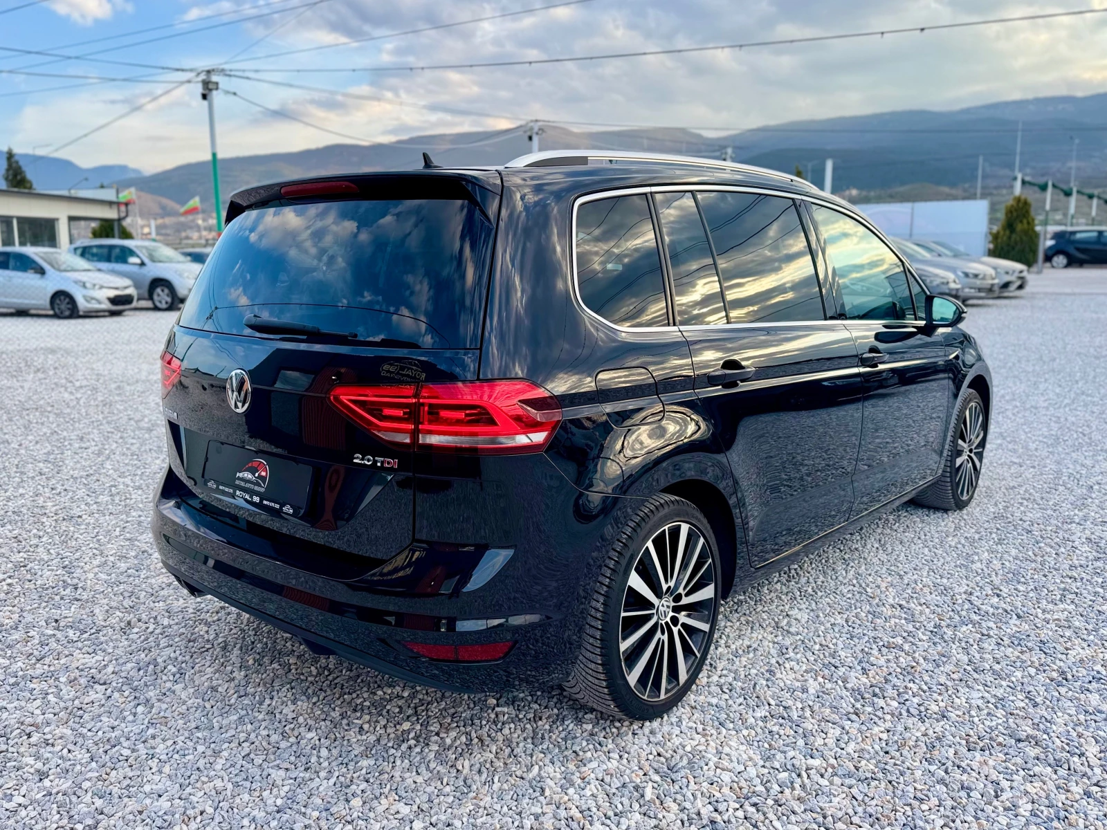 VW Touran ::2.0TDI::FACELIFT::DSG::1 собственик, снимка 7 - Автомобили и джипове - 53844357
