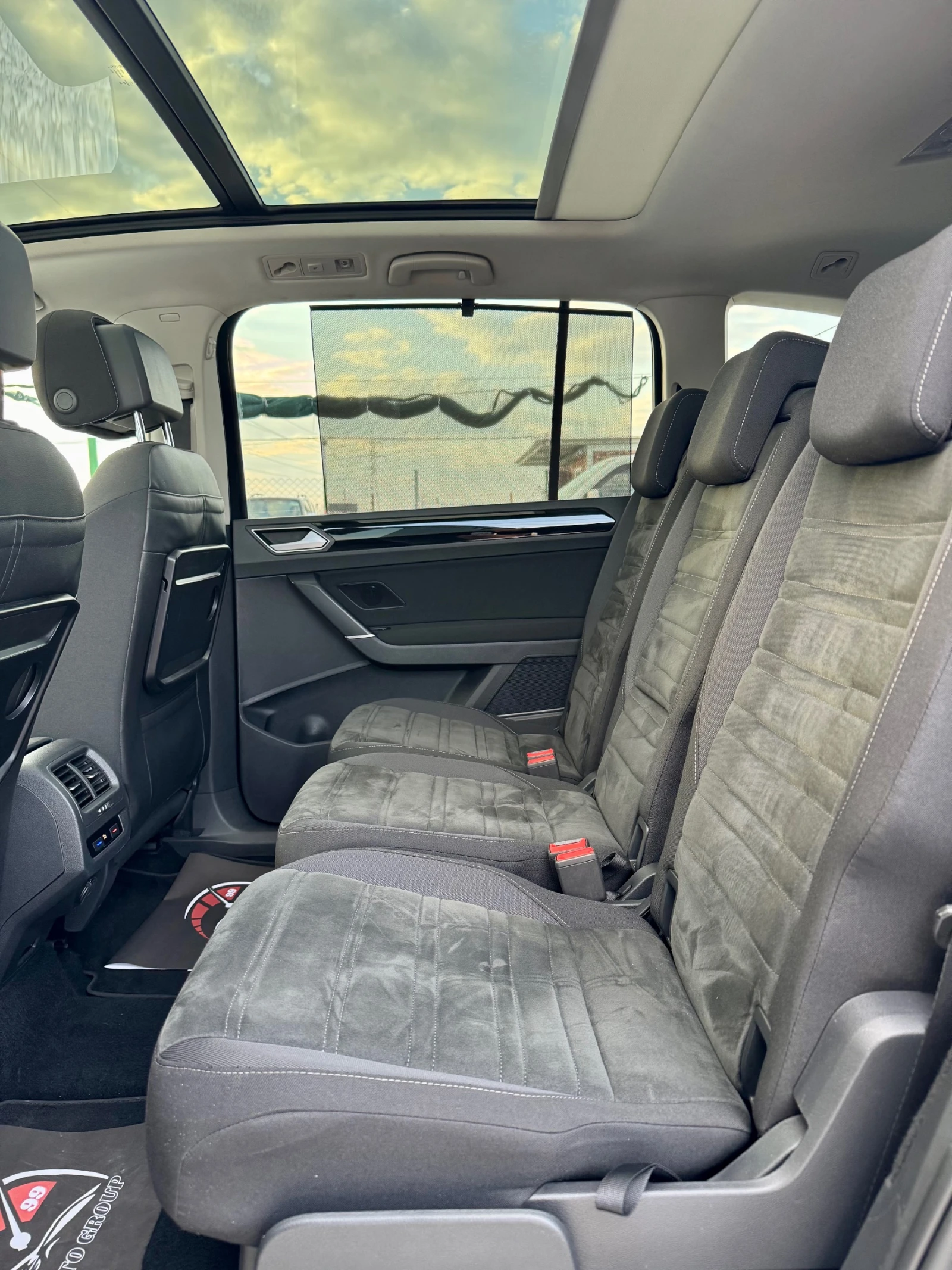 VW Touran ::2.0TDI::FACELIFT::DSG::1 собственик, снимка 13 - Автомобили и джипове - 53844357