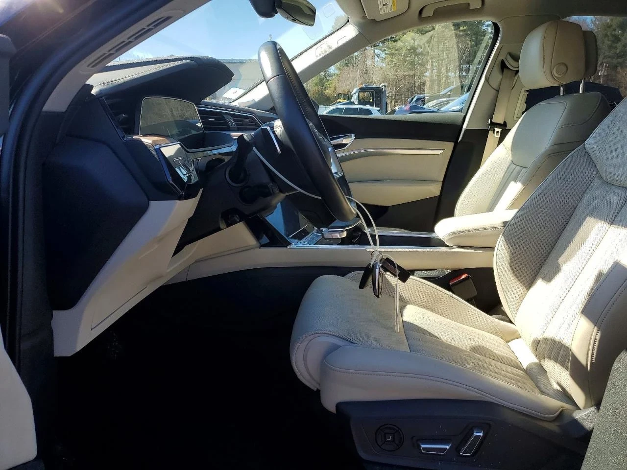 Audi E-Tron PRESTIGE, снимка 7 - Автомобили и джипове - 53978919